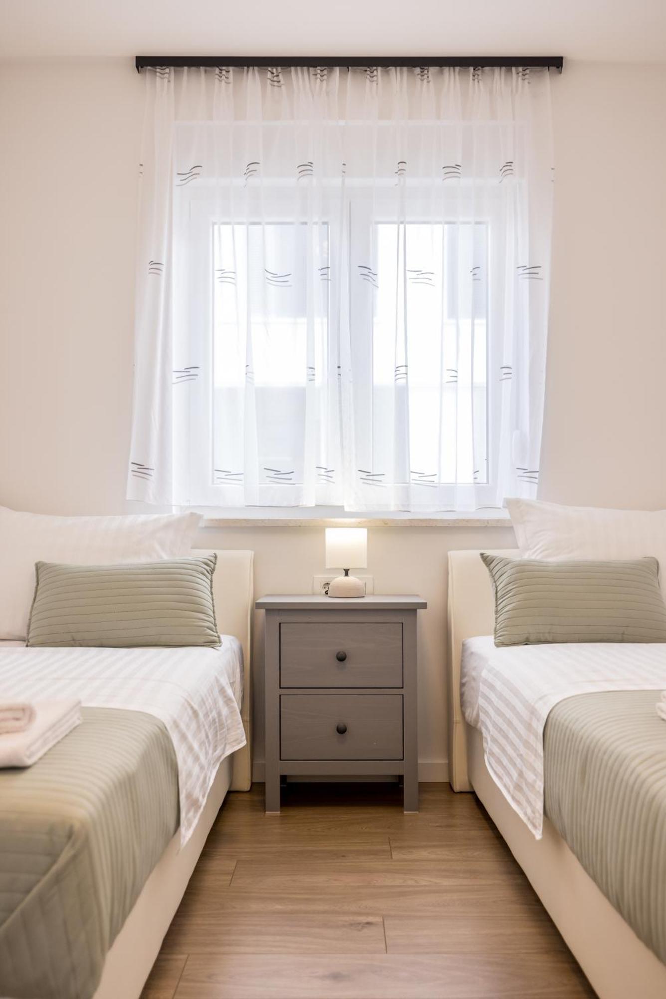 Adriatic Nest, Cozy And Modern Two Bedroom Apartment Kaštela エクステリア 写真